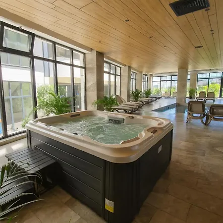 C50 - Alz Odyssey Pool & Hotel apartamentowy